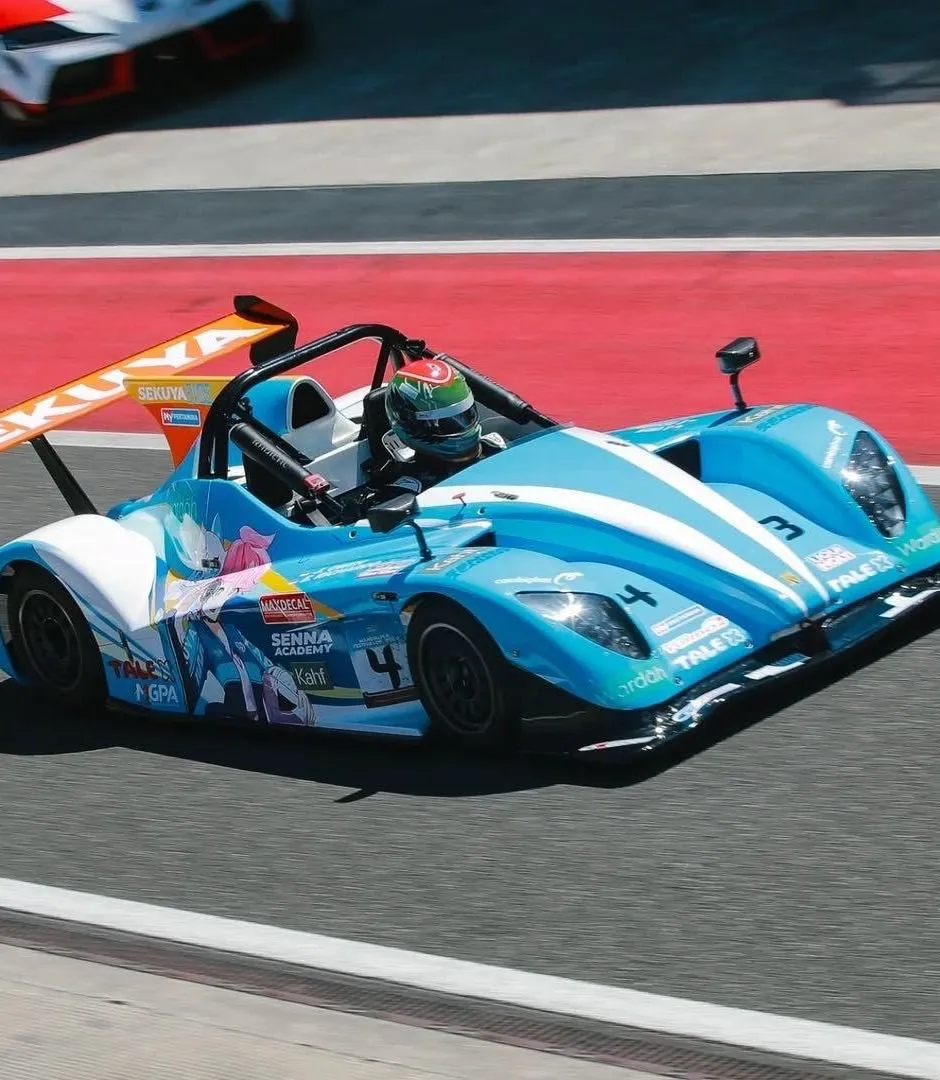 GT3 race car wrapped in MAXDECAL APV80 + VPF100 livery
